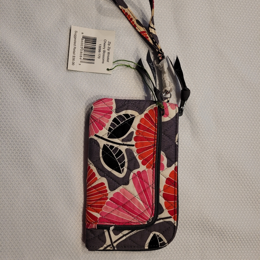NWT Vera Bradley Zip Zip Wristlet Cheery Blossoms